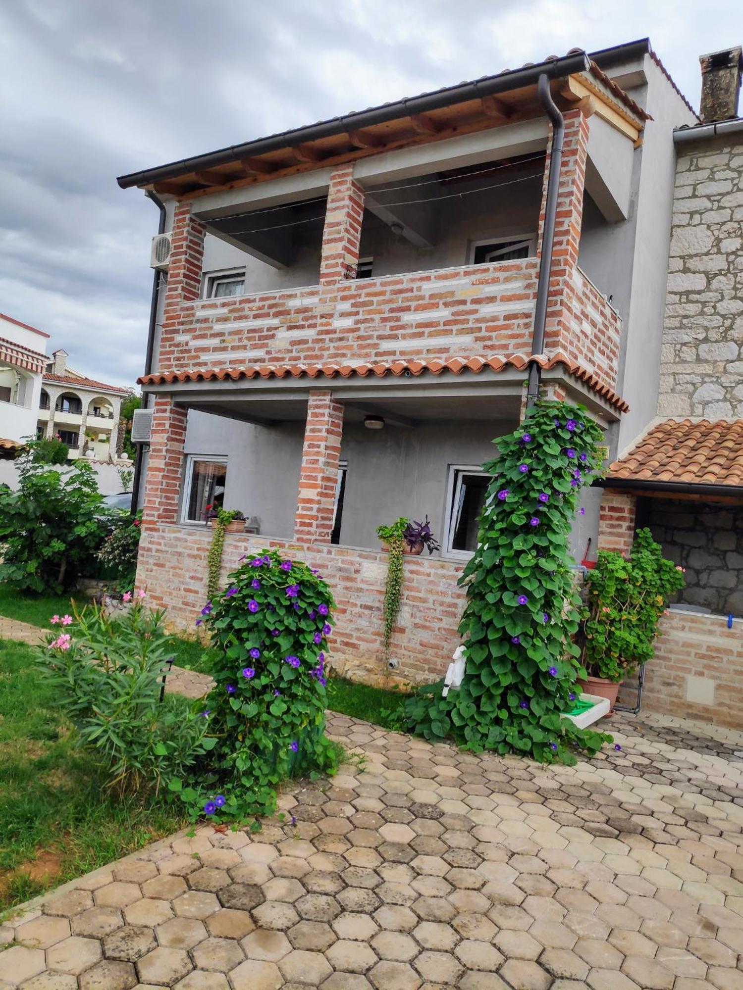 Apartment Memic 100m Od Mora *