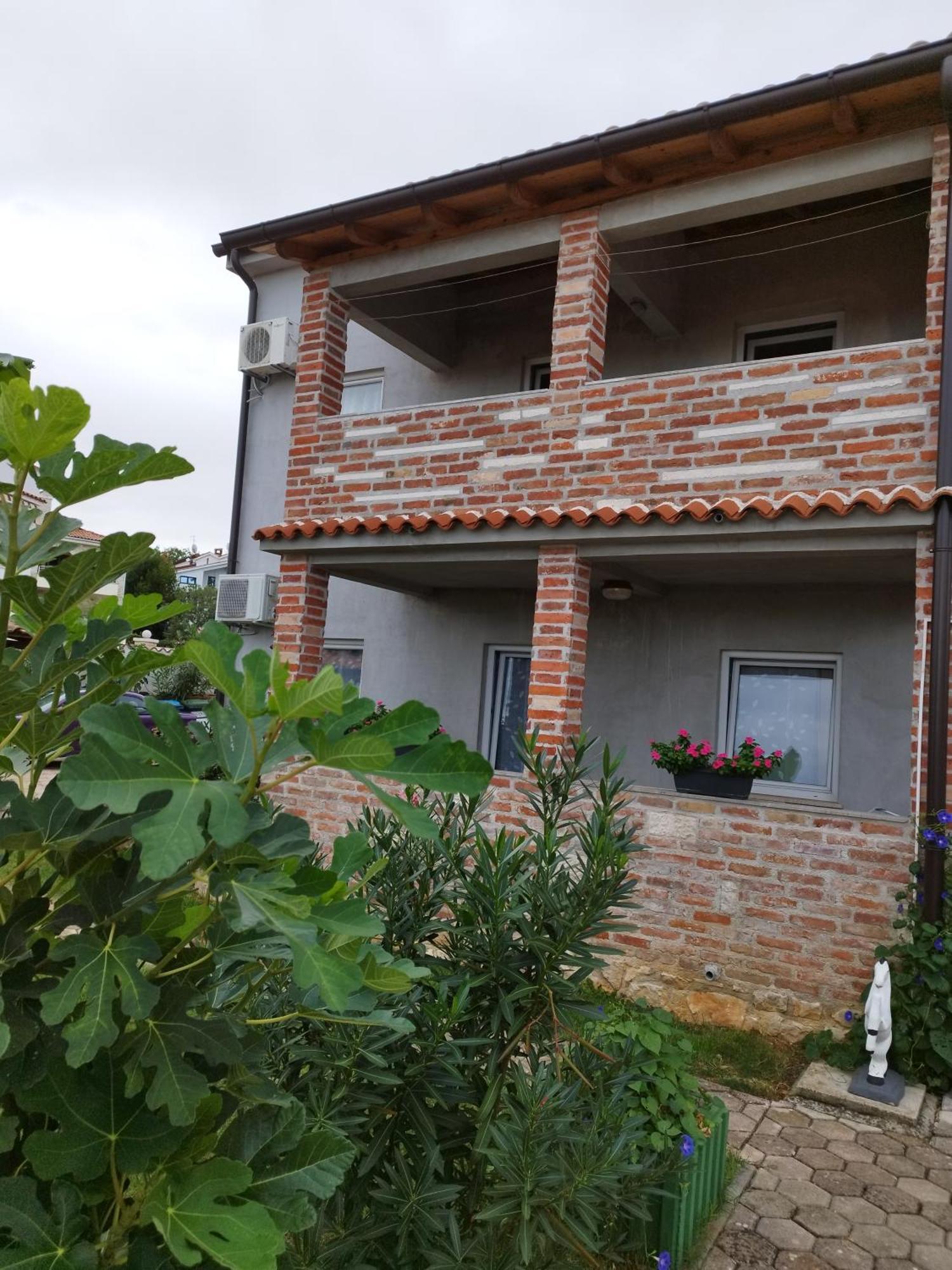 Memic 100m Od Mora Apartment *