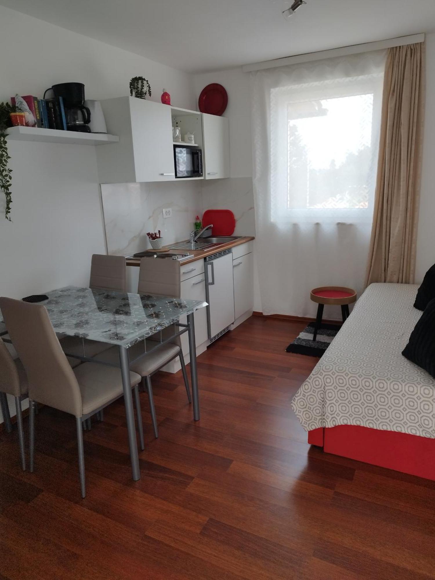 Memic 100m Od Mora Apartment Porec