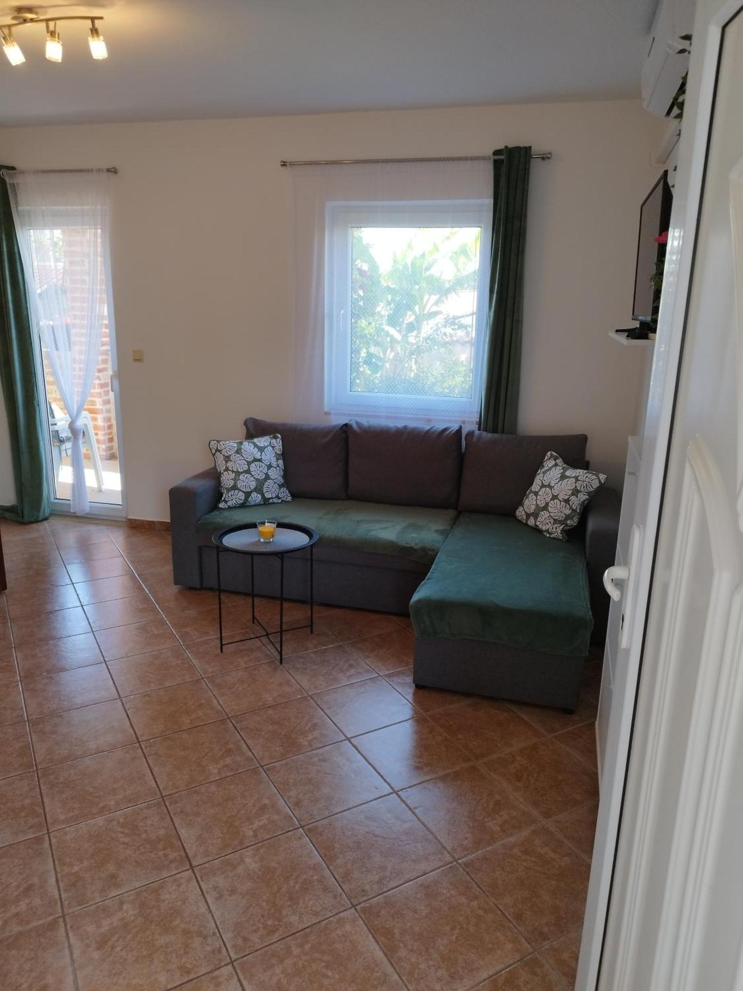 Memic 100m Od Mora Apartment