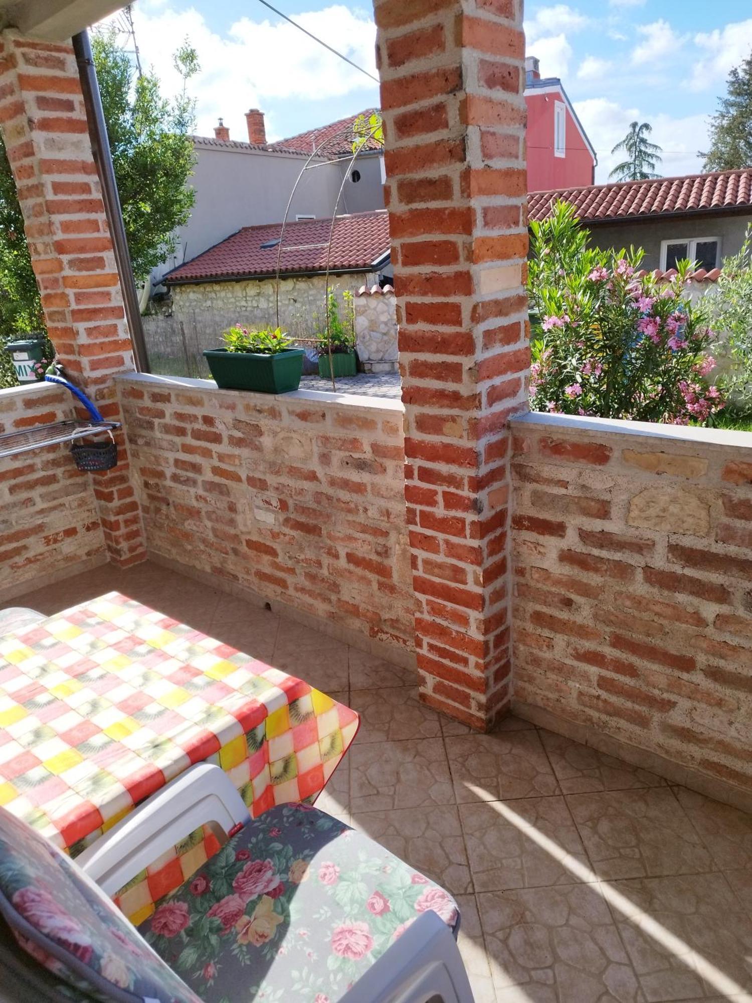 Memic 100m Od Mora *