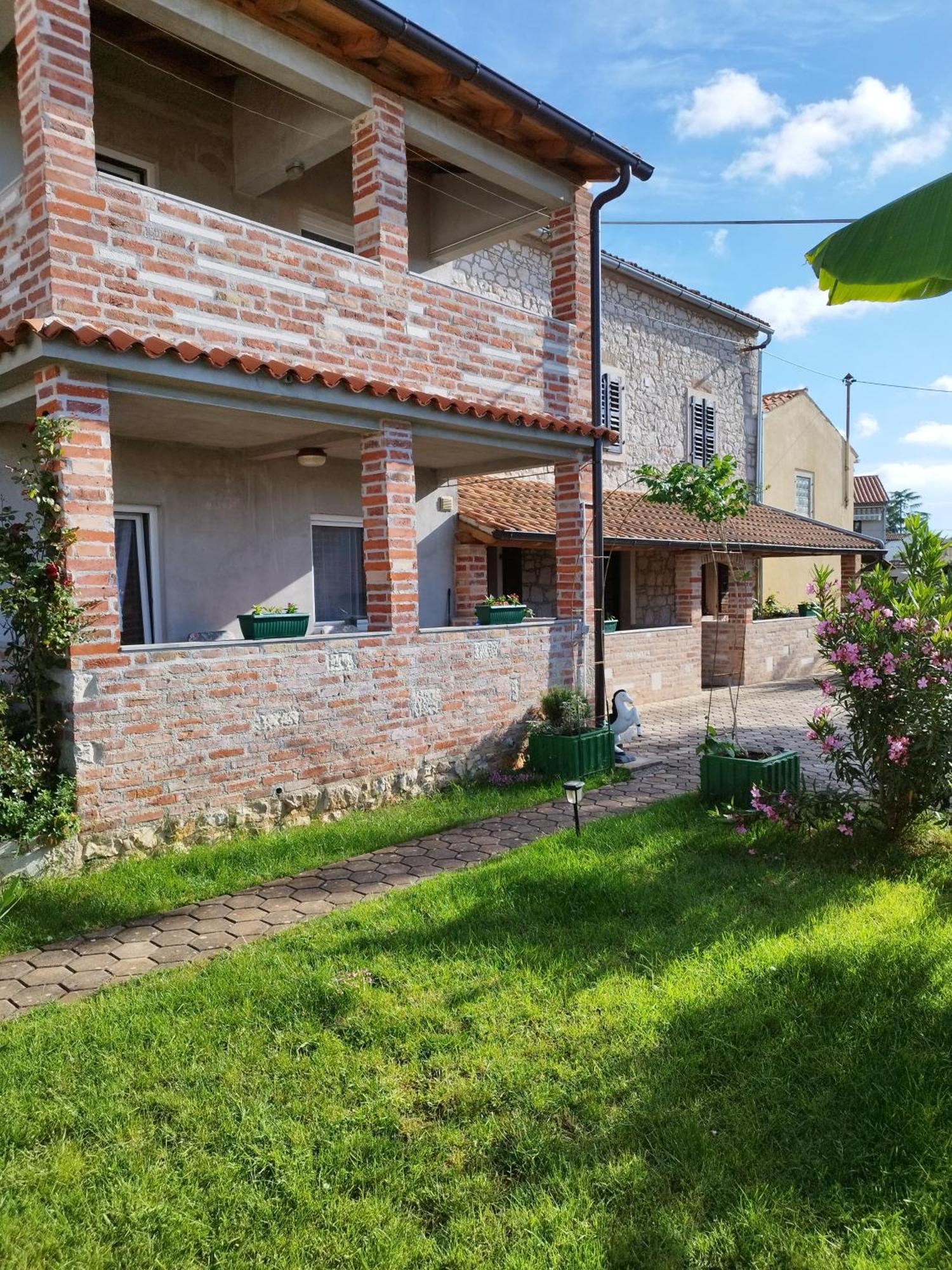 Memic 100m Od Mora Appartamento