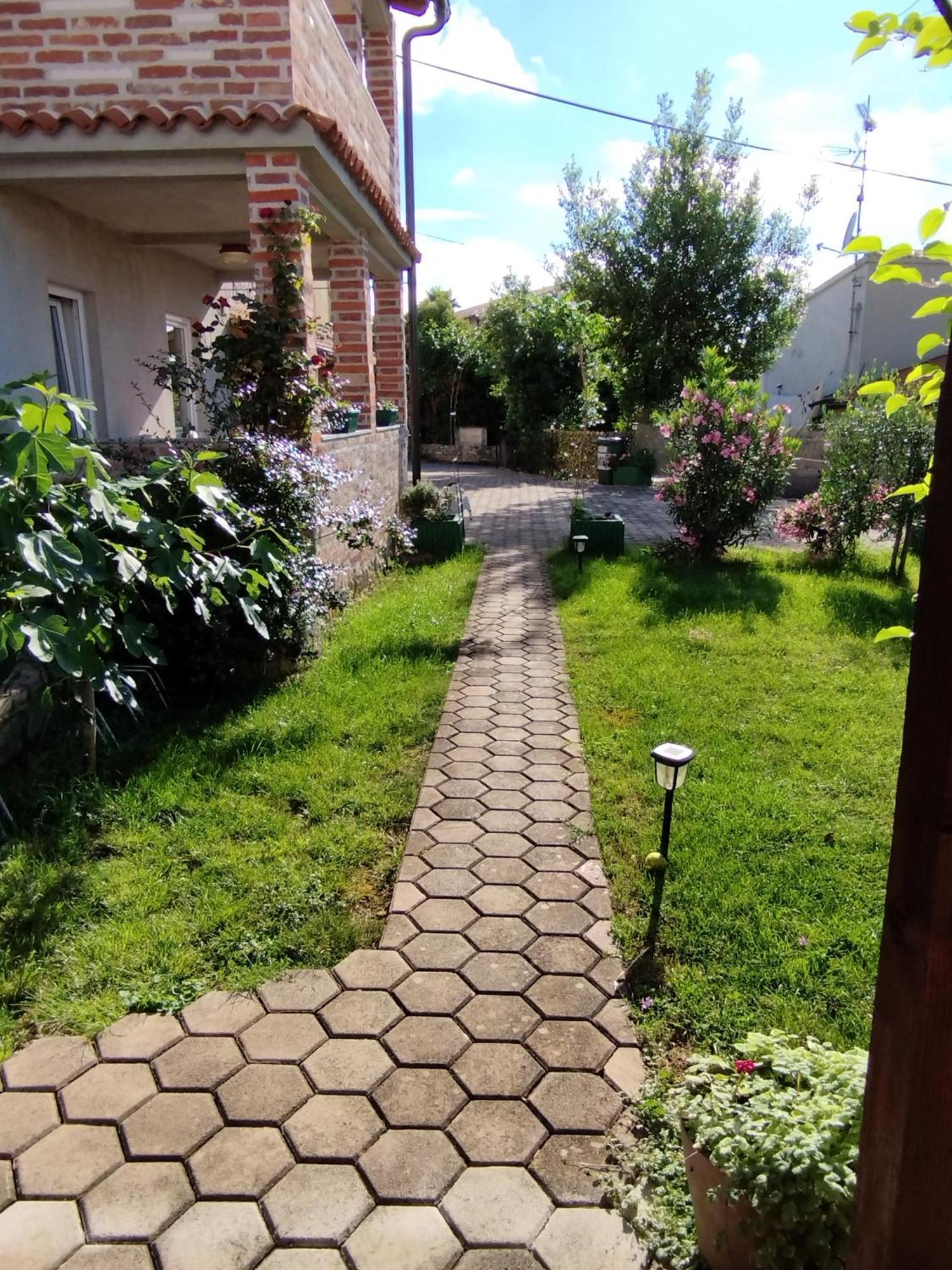 Memic 100m Od Mora