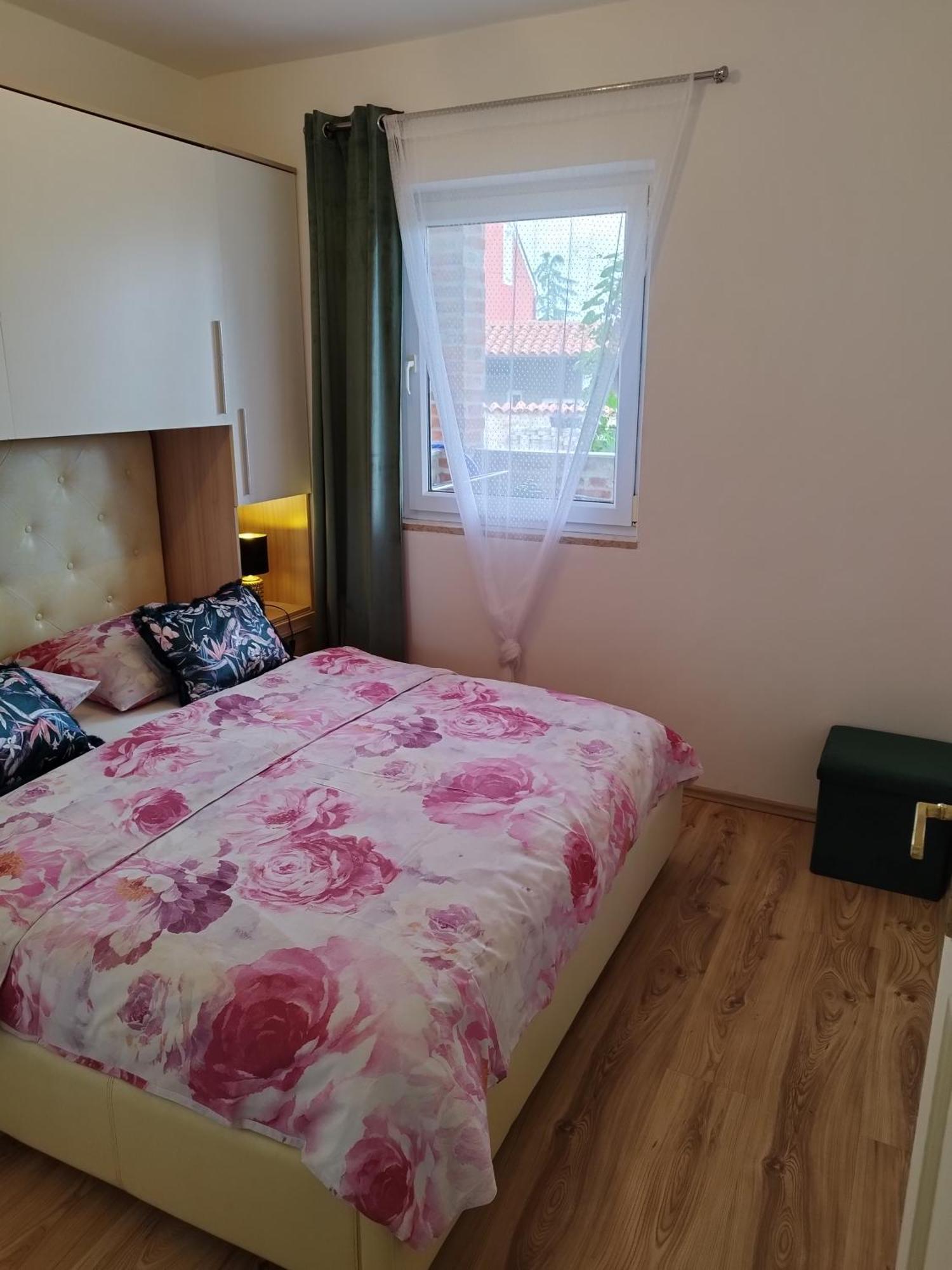 Memic 100m Od Mora Apartment