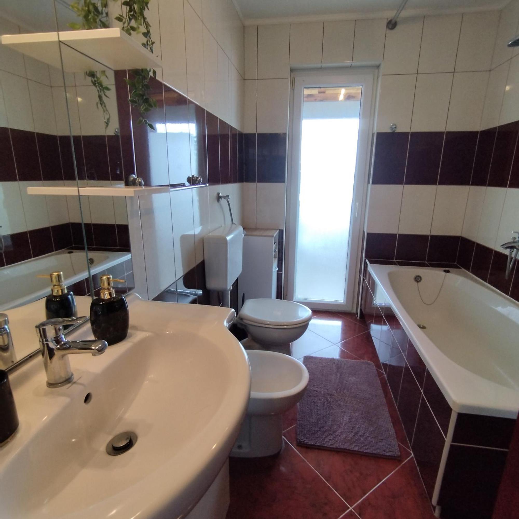 Memic 100m Od Mora Appartement *